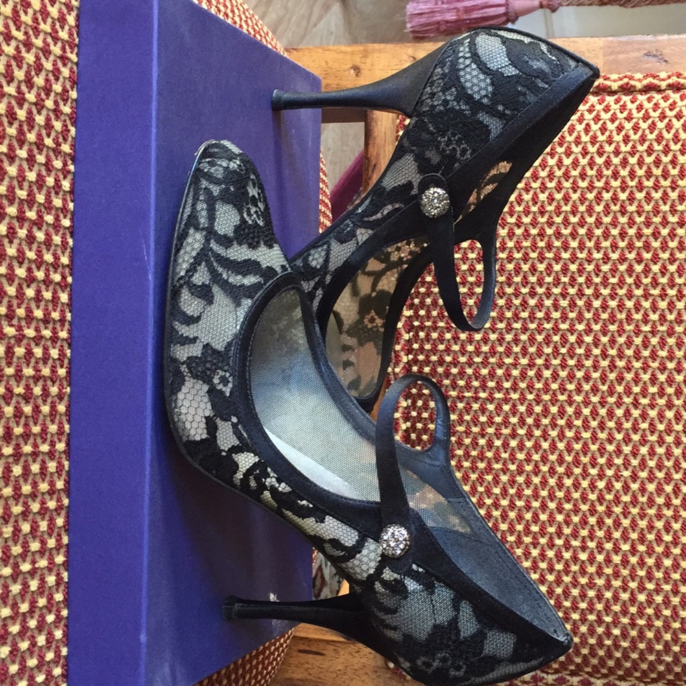 Stuart Weitzman Lacey heels